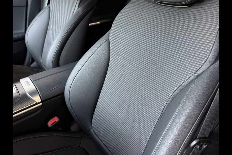 Mercedes-Benz C-Klasse 300e 313PK PHEV 12/2024 AVANTGARDE TREKHAAK HALF LEER CAMERA ELEK/STOEL/VERWARMD 12/2024 PHEV PLUG IN HYBRIDE phev