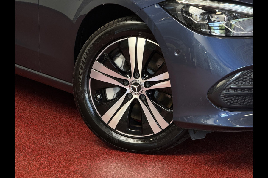 Mercedes-Benz C-Klasse 300e 313PK PHEV 12/2024 AVANTGARDE TREKHAAK HALF LEER CAMERA ELEK/STOEL/VERWARMD 12/2024 PHEV PLUG IN HYBRIDE phev