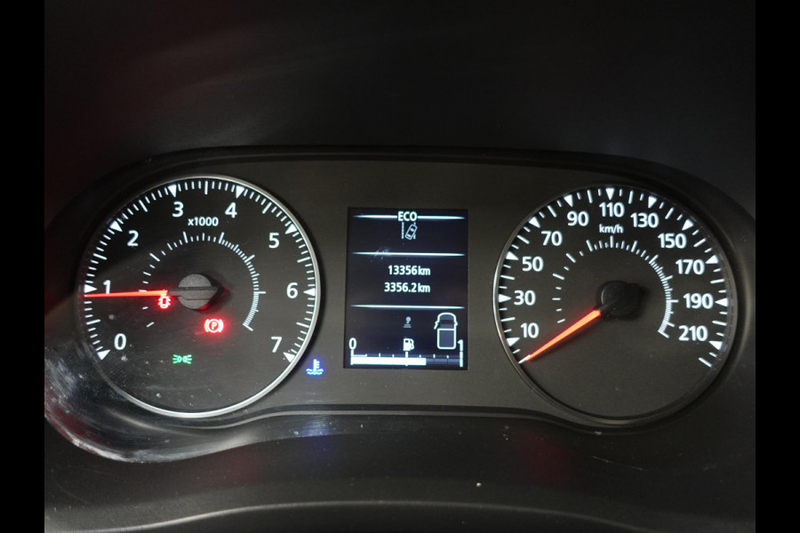 Renault Master T33 2.3 dCi 135PK L2H2 Work Edition Airco Cruise Control Camera Navi Parkeersensoren Trekhaak