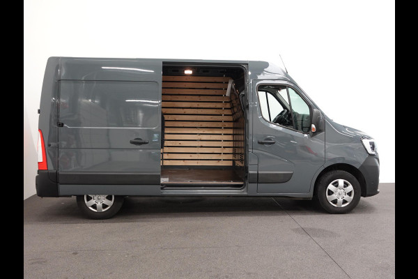 Renault Master T33 2.3 dCi 135PK L2H2 Work Edition Airco Cruise Control Camera Navi Parkeersensoren Trekhaak