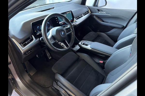 BMW 2 Serie Active Tourer ✅ 230E ✅ XDRIVE 326 PK M SPORT LED ELEK.KLEP CAMERA WEGKLAPBARE.TREKHAAK 04/2024 AWD 4X4 4WD M-Sportpakket  PHEV