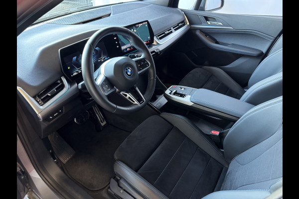 BMW 2 Serie Active Tourer ✅ 230E ✅ XDRIVE 326 PK M SPORT LED ELEK.KLEP CAMERA WEGKLAPBARE.TREKHAAK 04/2024 AWD 4X4 4WD M-Sportpakket  PHEV