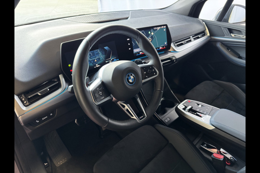 BMW 2 Serie Active Tourer ✅ 230E ✅ XDRIVE 326 PK M SPORT LED ELEK.KLEP CAMERA WEGKLAPBARE.TREKHAAK 04/2024 AWD 4X4 4WD M-Sportpakket  PHEV