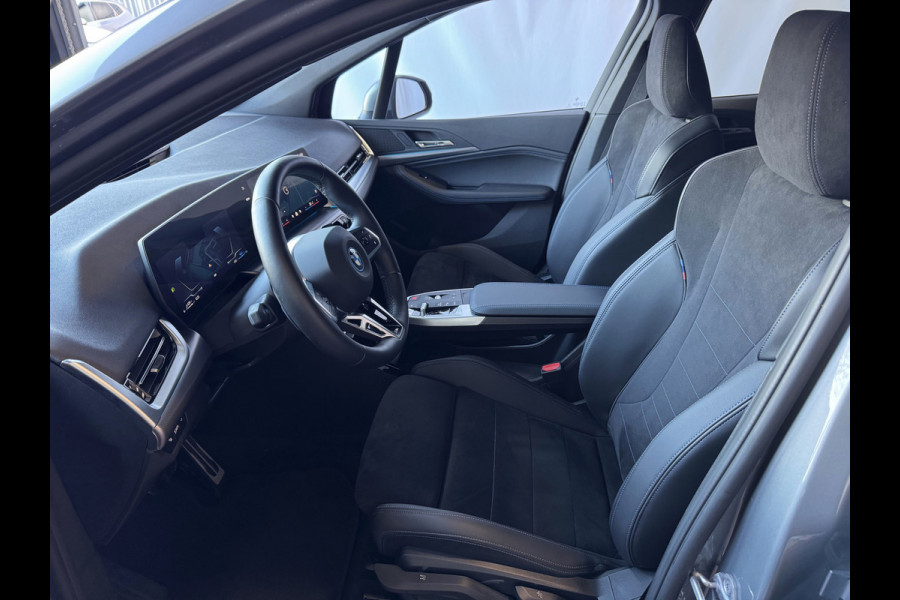 BMW 2 Serie Active Tourer ✅ 230E ✅ XDRIVE 326 PK M SPORT LED ELEK.KLEP CAMERA WEGKLAPBARE.TREKHAAK 04/2024 AWD 4X4 4WD M-Sportpakket  PHEV