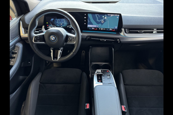 BMW 2 Serie Active Tourer ✅ 230E ✅ XDRIVE 326 PK M SPORT LED ELEK.KLEP CAMERA WEGKLAPBARE.TREKHAAK 04/2024 AWD 4X4 4WD M-Sportpakket  PHEV
