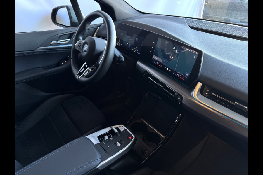 BMW 2 Serie Active Tourer ✅ 230E ✅ XDRIVE 326 PK M SPORT LED ELEK.KLEP CAMERA WEGKLAPBARE.TREKHAAK 04/2024 AWD 4X4 4WD M-Sportpakket  PHEV