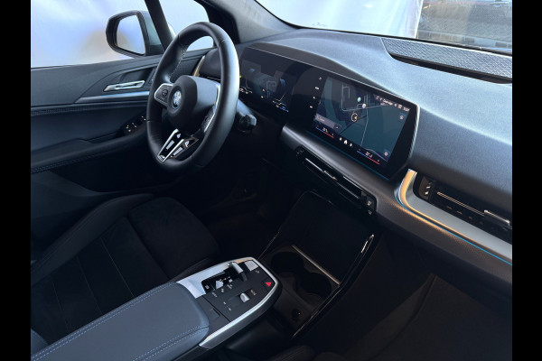 BMW 2 Serie Active Tourer ✅ 230E ✅ XDRIVE 326 PK M SPORT LED ELEK.KLEP CAMERA WEGKLAPBARE.TREKHAAK 04/2024 AWD 4X4 4WD M-Sportpakket  PHEV