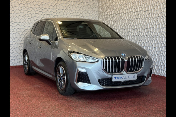 BMW 2 Serie Active Tourer ✅ 230E ✅ XDRIVE 326 PK M SPORT LED ELEK.KLEP CAMERA WEGKLAPBARE.TREKHAAK 04/2024 AWD 4X4 4WD M-Sportpakket  PHEV