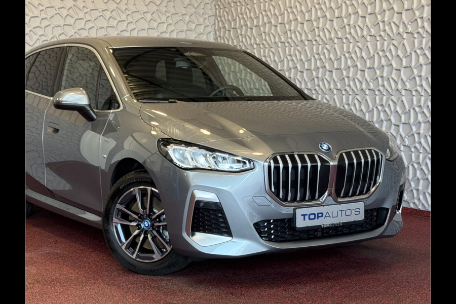 BMW 2 Serie Active Tourer ✅ 230E ✅ XDRIVE 326 PK M SPORT LED ELEK.KLEP CAMERA WEGKLAPBARE.TREKHAAK 04/2024 AWD 4X4 4WD M-Sportpakket  PHEV