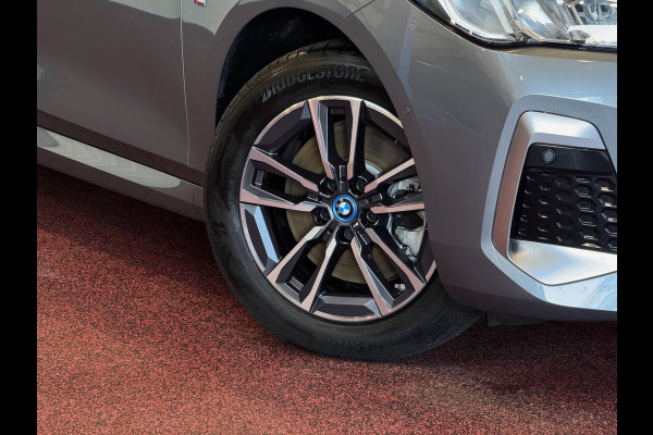 BMW 2 Serie Active Tourer ✅ 230E ✅ XDRIVE 326 PK M SPORT LED ELEK.KLEP CAMERA WEGKLAPBARE.TREKHAAK 04/2024 AWD 4X4 4WD M-Sportpakket  PHEV