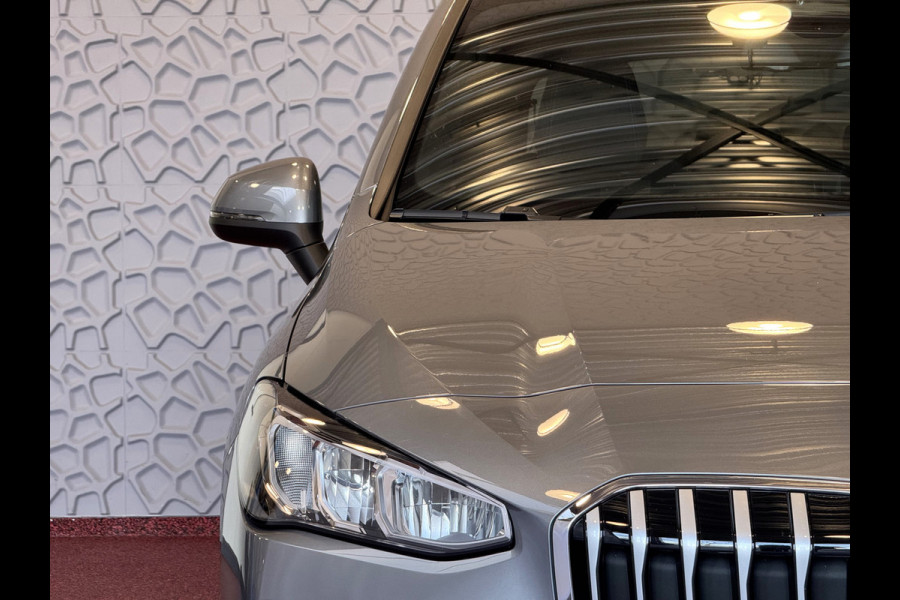BMW 2 Serie Active Tourer ✅ 230E ✅ XDRIVE 326 PK M SPORT LED ELEK.KLEP CAMERA WEGKLAPBARE.TREKHAAK 04/2024 AWD 4X4 4WD M-Sportpakket  PHEV