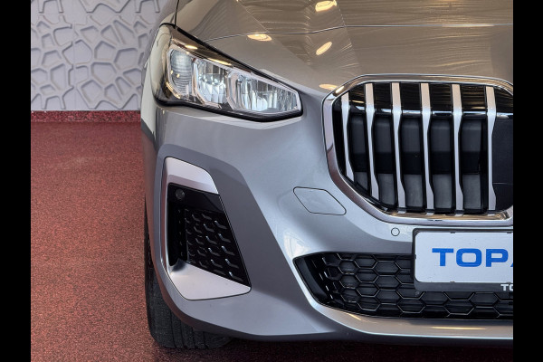 BMW 2 Serie Active Tourer ✅ 230E ✅ XDRIVE 326 PK M SPORT LED ELEK.KLEP CAMERA WEGKLAPBARE.TREKHAAK 04/2024 AWD 4X4 4WD M-Sportpakket  PHEV