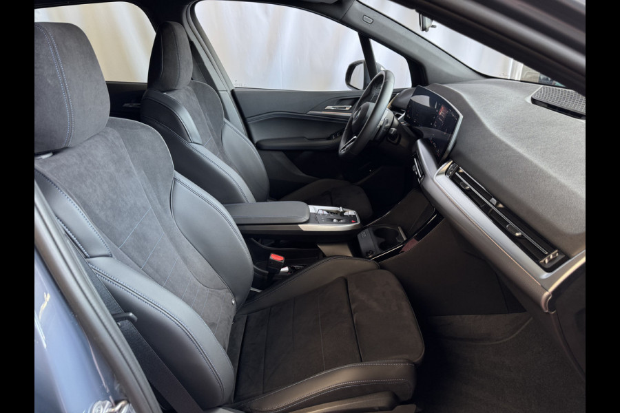 BMW 2 Serie Active Tourer ✅ 230E ✅ XDRIVE 326 PK M SPORT LED ELEK.KLEP CAMERA WEGKLAPBARE.TREKHAAK 05/2024 AWD 4X4 4WD M-Sportpakket PHEV