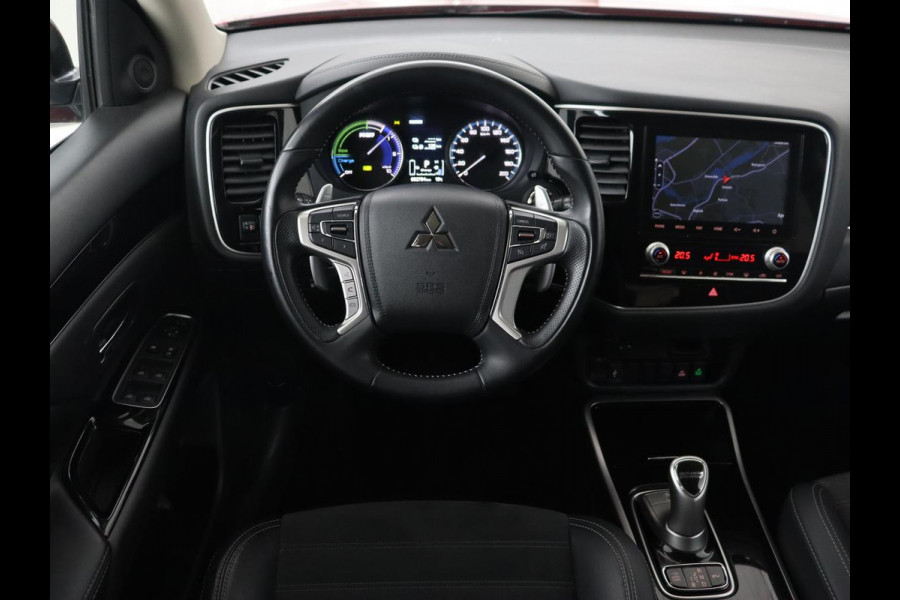 Mitsubishi Outlander 2.4 PHEV Intense | Trekhaak | Stoelverwarming | Leder/Alcantara | Camera | Carplay | Navigatie | Full LED | Cruise control | Plug In