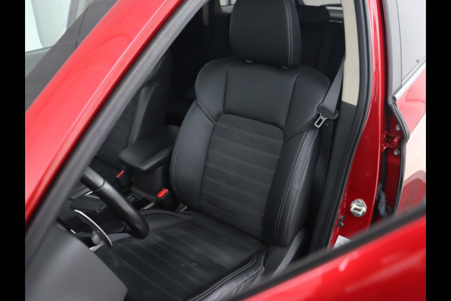 Mitsubishi Outlander 2.4 PHEV Intense | Trekhaak | Stoelverwarming | Leder/Alcantara | Camera | Carplay | Navigatie | Full LED | Cruise control | Plug In