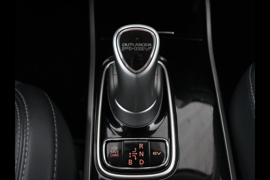 Mitsubishi Outlander 2.4 PHEV Intense | Trekhaak | Stoelverwarming | Leder/Alcantara | Camera | Carplay | Navigatie | Full LED | Cruise control | Plug In
