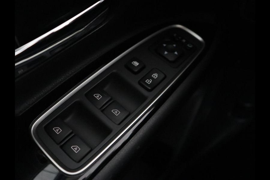 Mitsubishi Outlander 2.4 PHEV Intense | Trekhaak | Stoelverwarming | Leder/Alcantara | Camera | Carplay | Navigatie | Full LED | Cruise control | Plug In
