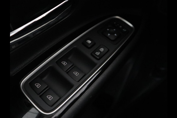 Mitsubishi Outlander 2.4 PHEV Intense | Trekhaak | Stoelverwarming | Leder/Alcantara | Camera | Carplay | Navigatie | Full LED | Cruise control | Plug In