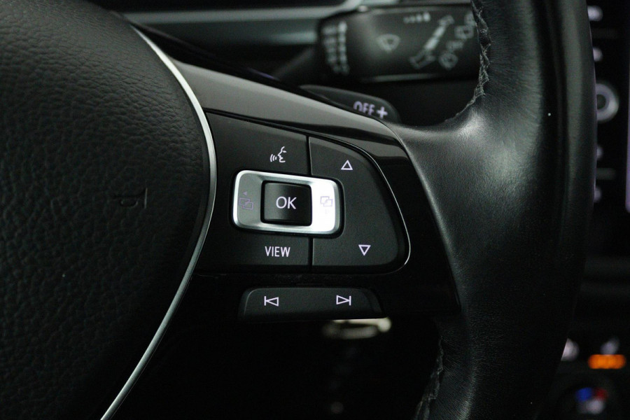 Volkswagen Tiguan 1.5 TSI ACT Highline (PANORAMADAK, DIGITALE COCKPIT, ACHTERUITRIJCAMERA, STOELVERWARMING, ADAPTIEF CRUISE)