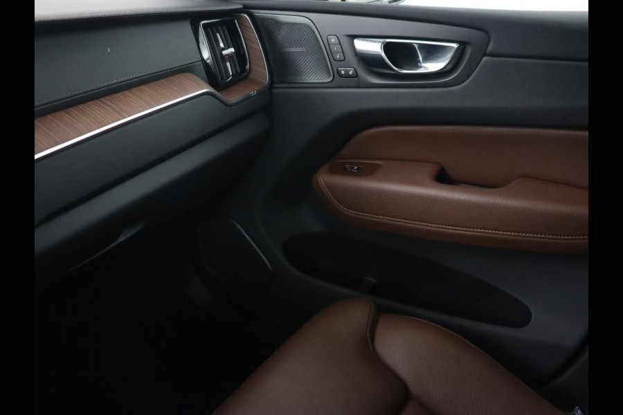Volvo XC60 2.0 Recharge T6 AWD Inscription | Panoramadak | Trekhaak | Leder | Stoel & stuurverwarming | Adaptive cruise | Camera | Harman/Kardon | Navigatie | Memory | 20'' | Carplay | PHEV | Plug In