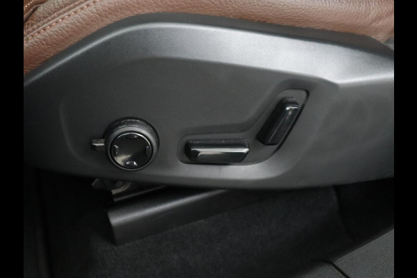 Volvo XC60 2.0 Recharge T6 AWD Inscription | Panoramadak | Trekhaak | Leder | Stoel & stuurverwarming | Adaptive cruise | Camera | Harman/Kardon | Navigatie | Memory | 20'' | Carplay | PHEV | Plug In