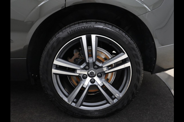 Volvo XC60 2.0 Recharge T6 AWD Inscription | Panoramadak | Trekhaak | Leder | Stoel & stuurverwarming | Adaptive cruise | Camera | Harman/Kardon | Navigatie | Memory | 20'' | Carplay | PHEV | Plug In