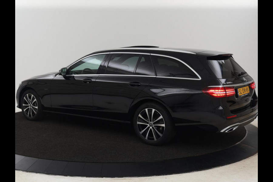 Mercedes-Benz E-Klasse 300e Avantgarde | Panoramadak | Adaptive cruise | Stoelverwarming | Carplay | Camera | Sfeerverlichting | Navigatie | Widescreen | Half leder | PHEV | Plug In