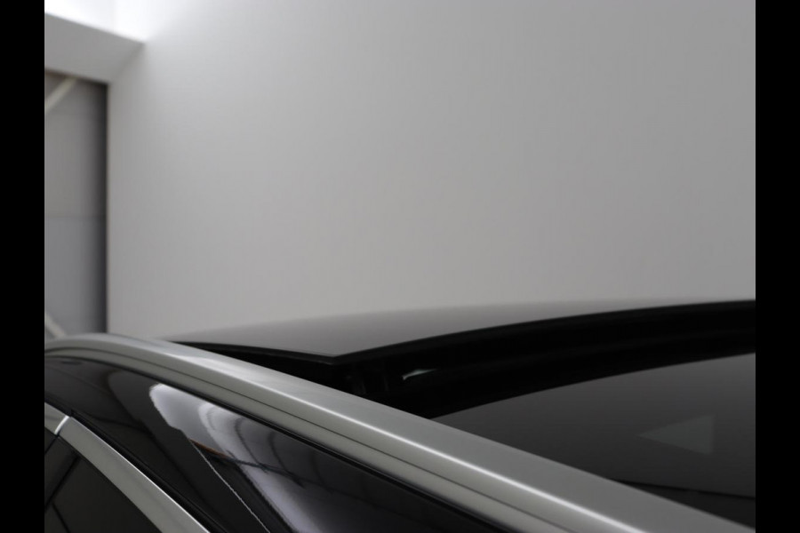 Mercedes-Benz E-Klasse 300e Avantgarde | Panoramadak | Adaptive cruise | Stoelverwarming | Carplay | Camera | Sfeerverlichting | Navigatie | Widescreen | Half leder | PHEV | Plug In