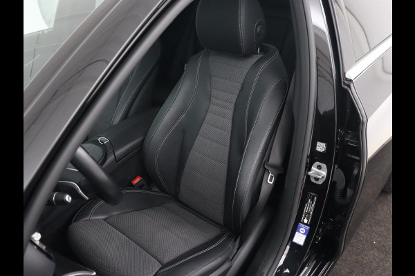 Mercedes-Benz E-Klasse 300e Avantgarde | Panoramadak | Adaptive cruise | Stoelverwarming | Carplay | Camera | Sfeerverlichting | Navigatie | Widescreen | Half leder | PHEV | Plug In