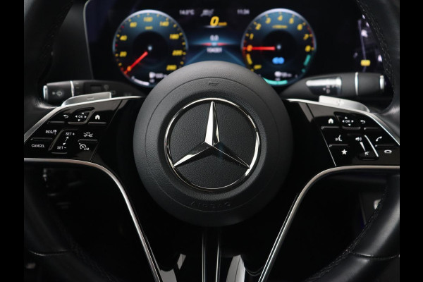 Mercedes-Benz E-Klasse 300e Avantgarde | Panoramadak | Adaptive cruise | Stoelverwarming | Carplay | Camera | Sfeerverlichting | Navigatie | Widescreen | Half leder | PHEV | Plug In