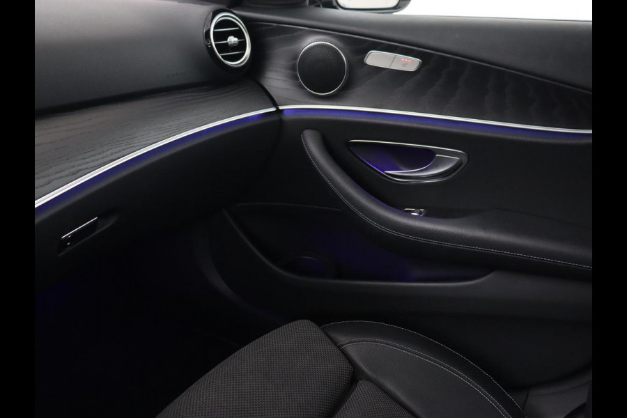 Mercedes-Benz E-Klasse 300e Avantgarde | Panoramadak | Adaptive cruise | Stoelverwarming | Carplay | Camera | Sfeerverlichting | Navigatie | Widescreen | Half leder | PHEV | Plug In