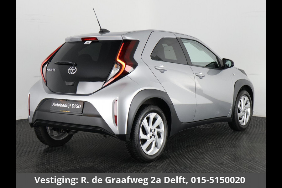 Toyota Aygo X 1.0 VVT-i MT First | Stoelverwarming | Apple Carplay & AndroidAUTO | Climate Control |