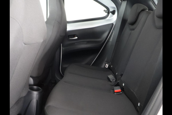 Toyota Aygo X 1.0 VVT-i MT First | Stoelverwarming | Apple Carplay & AndroidAUTO | Climate Control |