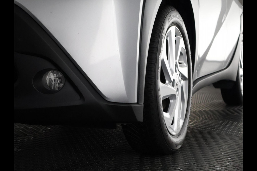 Toyota Aygo X 1.0 VVT-i MT First | Stoelverwarming | Apple Carplay & AndroidAUTO | Climate Control |