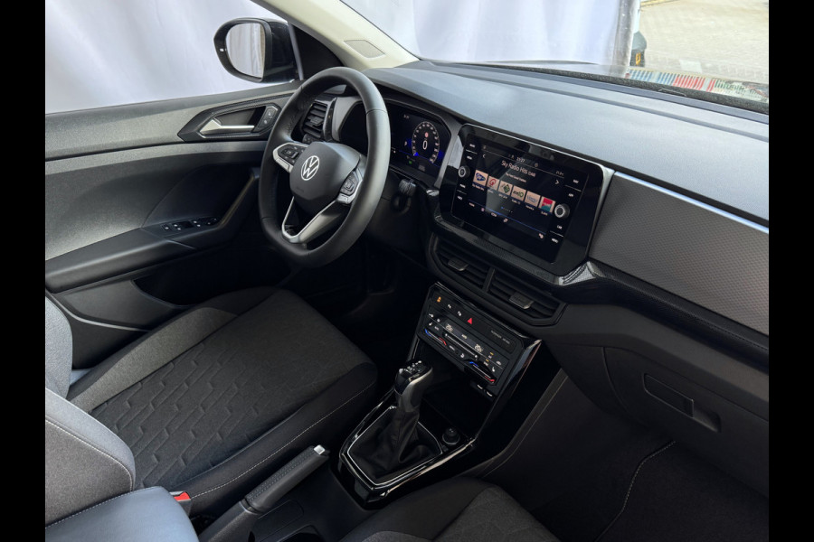 Volkswagen T-Cross ✅ NIEUWE AUTO✅TSI 17''LMV DODE HOEK TREKHAAK CAMERA VIR.COCKPIT STOELVERW. ADAP.CRUISE LMV CARPLAY 2025 "Volkswagen rijden begint bij Topautos.nl – 75 topmodellen direct op voorraad!"
