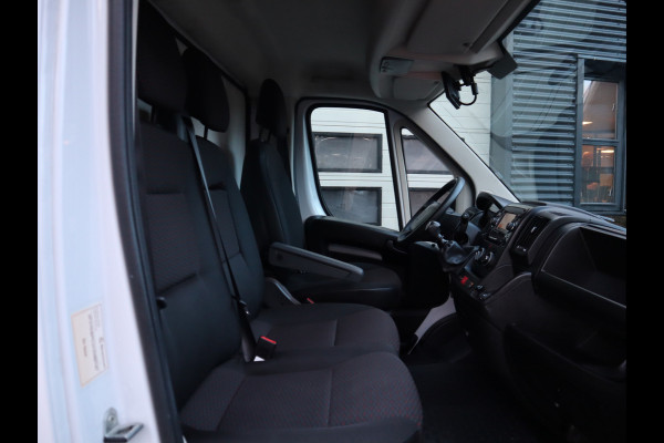 Peugeot Boxer 2.2 BlueHDi 141pk Euro 6 Bakwagen 4,5m - Navi - Camera - Cruise