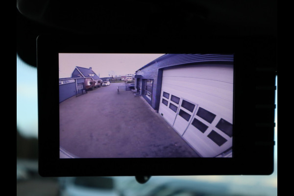 Peugeot Boxer 2.2 BlueHDi 141pk Euro 6 Bakwagen 4,5m - Navi - Camera - Cruise