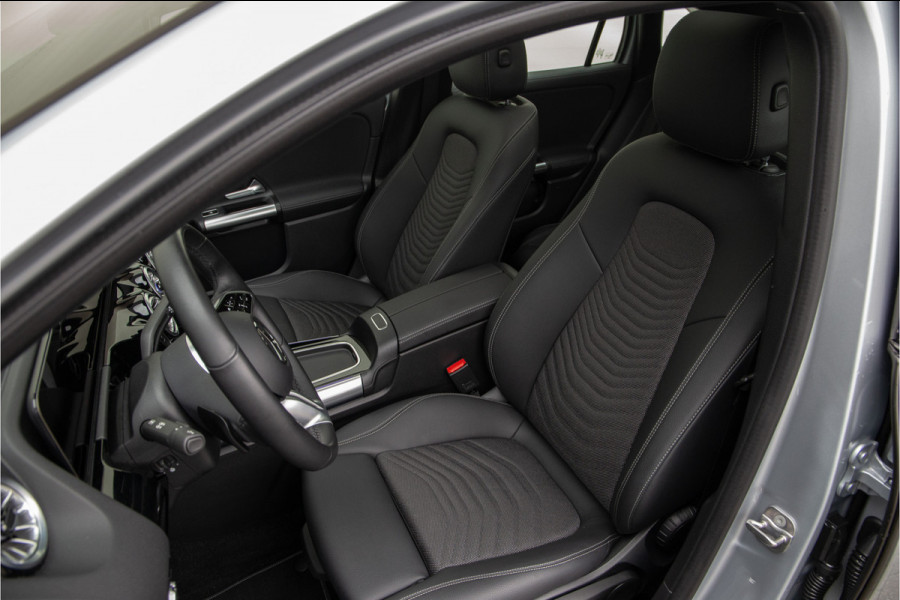 Mercedes-Benz GLA 250 e Luxury Line, Panorama, Key-Less, Hybrid 2024