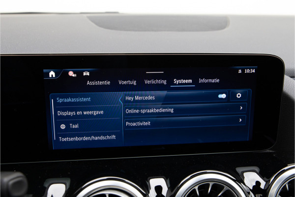 Mercedes-Benz GLA 250 e Luxury Line, Panorama, Key-Less, Hybrid 2024