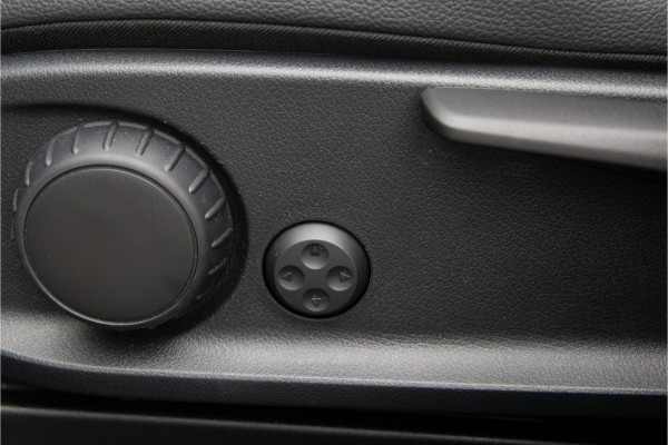 Mercedes-Benz GLA 250 e Luxury Line, Panorama, Key-Less, Hybrid 2024