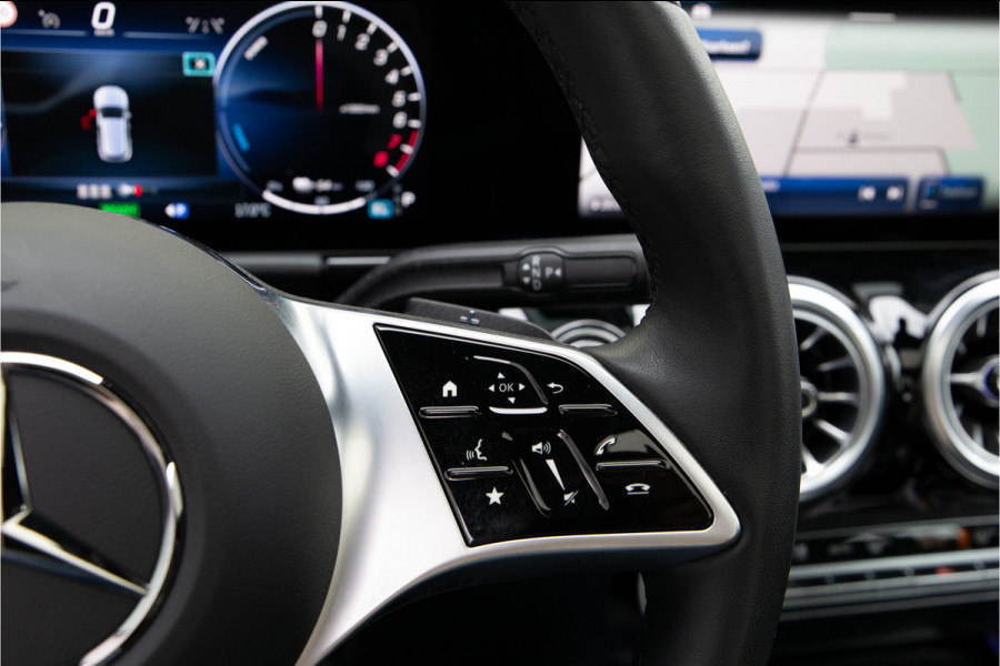 Mercedes-Benz GLA 250 e Luxury Line, Panorama, Key-Less, Hybrid 2024