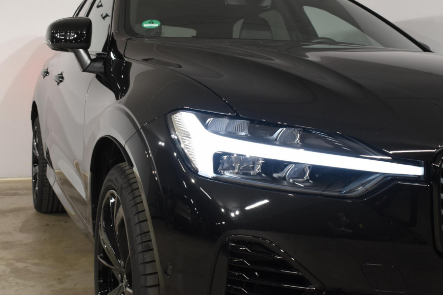 Volvo XC60 T6 350PK Plug-in Hybrid AWD Plus Black Edition / 360 Camera / Panorama Dak / Lederen Bekleding / Elektrische Stoelen met geheugenfunctie / Stuurverwarming / Stoelverwarming v+a / harman/kardon