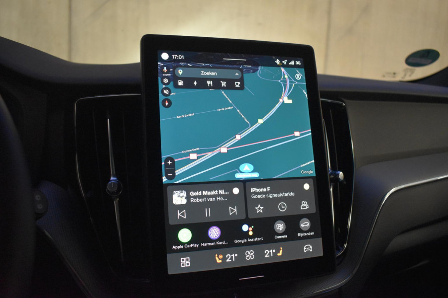 Volvo XC60 T6 350PK Plug-in Hybrid AWD Plus Black Edition / 360 Camera / Panorama Dak / Lederen Bekleding / Elektrische Stoelen met geheugenfunctie / Stuurverwarming / Stoelverwarming v+a / harman/kardon