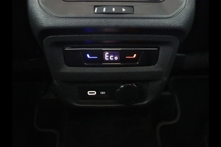 Volkswagen Tiguan 1.4 eHybrid R Line | Panoramadak | Trekhaak | Stoelverwarming | Camera | 20'' | Park Assist | Carplay | Matrix LED | Stuurverwarming | Adaptive cruise | Navigatie | PHEV | Plug In