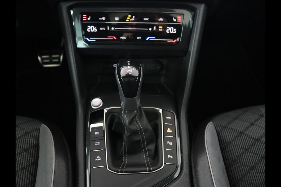 Volkswagen Tiguan 1.4 eHybrid R Line | Panoramadak | Trekhaak | Stoelverwarming | Camera | 20'' | Park Assist | Carplay | Matrix LED | Stuurverwarming | Adaptive cruise | Navigatie | PHEV | Plug In