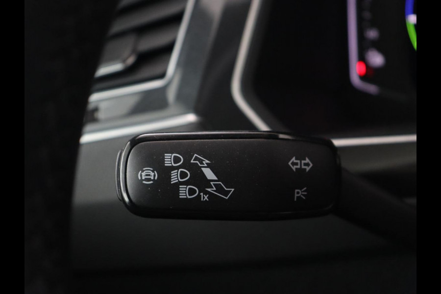 Volkswagen Tiguan 1.4 eHybrid R Line | Panoramadak | Trekhaak | Stoelverwarming | Camera | 20'' | Park Assist | Carplay | Matrix LED | Stuurverwarming | Adaptive cruise | Navigatie | PHEV | Plug In