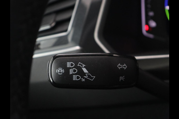 Volkswagen Tiguan 1.4 eHybrid R Line | Panoramadak | Trekhaak | Stoelverwarming | Camera | 20'' | Park Assist | Carplay | Matrix LED | Stuurverwarming | Adaptive cruise | Navigatie | PHEV | Plug In