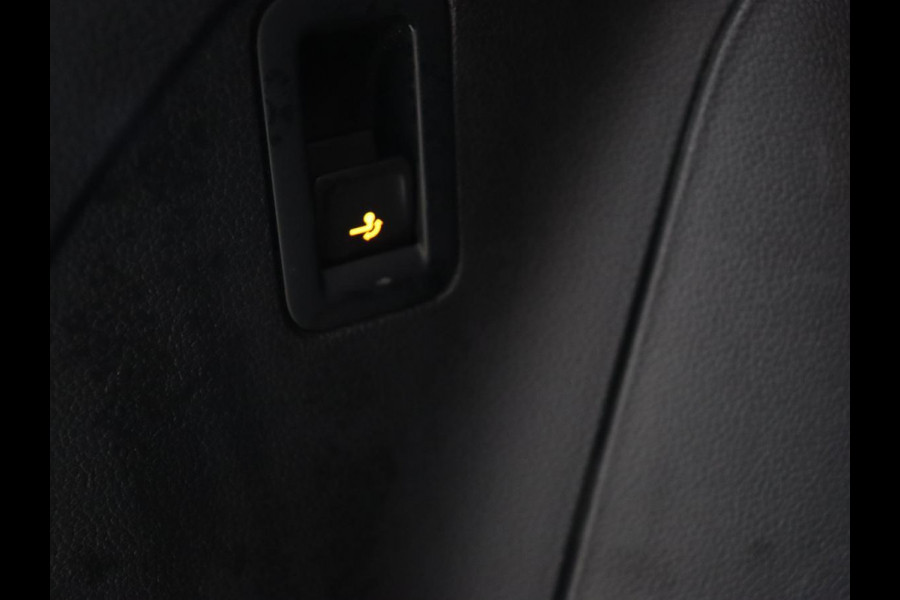 Volkswagen Tiguan 1.4 eHybrid R Line | Panoramadak | Trekhaak | Stoelverwarming | Camera | 20'' | Park Assist | Carplay | Matrix LED | Stuurverwarming | Adaptive cruise | Navigatie | PHEV | Plug In