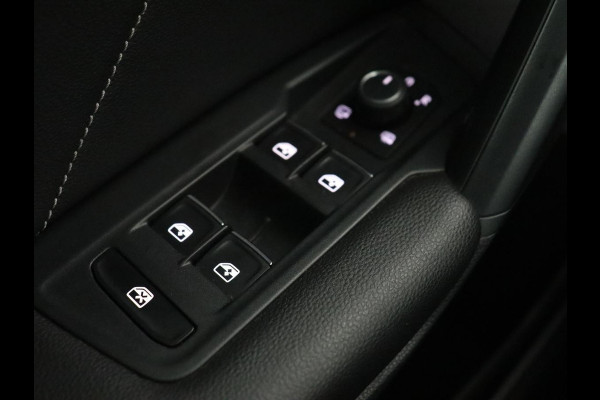 Volkswagen Tiguan 1.4 eHybrid R Line | Panoramadak | Trekhaak | Stoelverwarming | Camera | 20'' | Park Assist | Carplay | Matrix LED | Stuurverwarming | Adaptive cruise | Navigatie | PHEV | Plug In