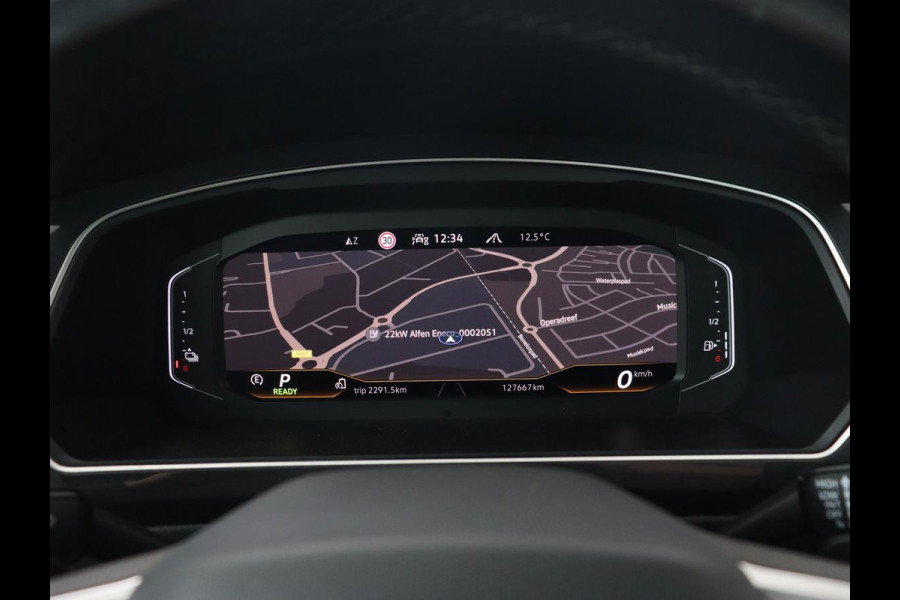 Volkswagen Tiguan 1.4 eHybrid R Line | Panoramadak | Trekhaak | Stoelverwarming | Camera | 20'' | Park Assist | Carplay | Matrix LED | Stuurverwarming | Adaptive cruise | Navigatie | PHEV | Plug In